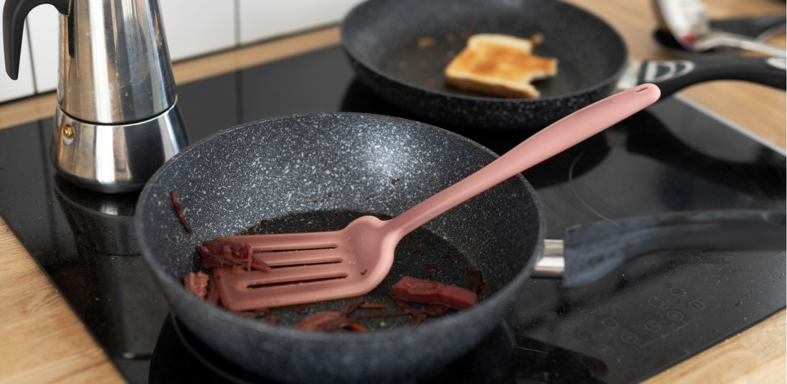 8 советов по уходу за посудой с антипригарным покрытием